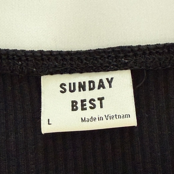 Aritzia Sunday Best Fire Cracker Black Ruffle-Shoulder Cropped Tank - Picture 10 of 12